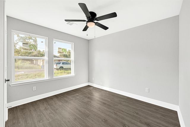 6024 Jackson Ln, Texas City, TX 77591