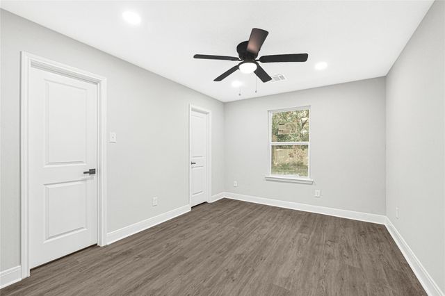 6024 Jackson Ln, Texas City, TX 77591