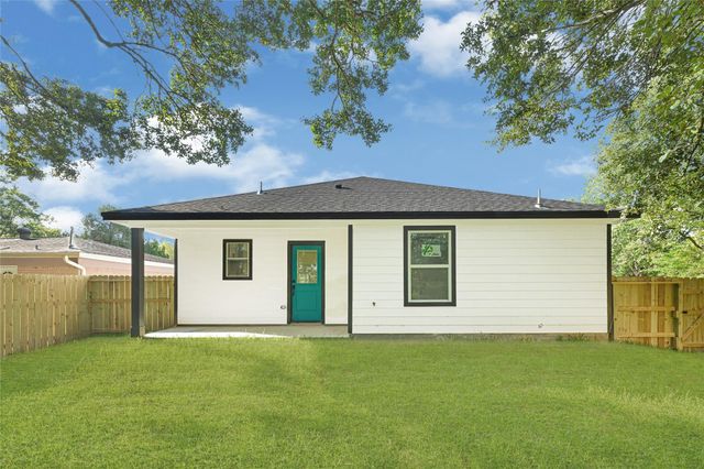 6024 Jackson Ln, Texas City, TX 77591