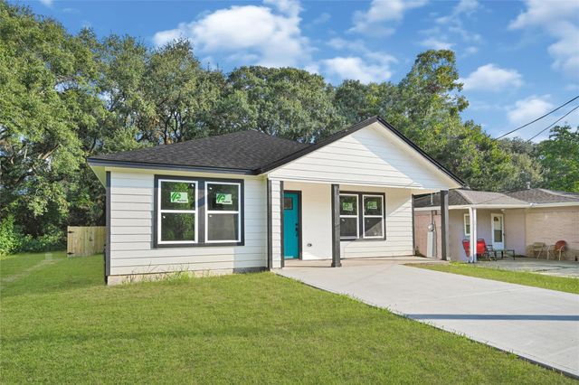 6024 Jackson Ln, Texas City, TX 77591