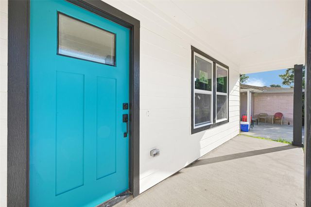 6024 Jackson Ln, Texas City, TX 77591