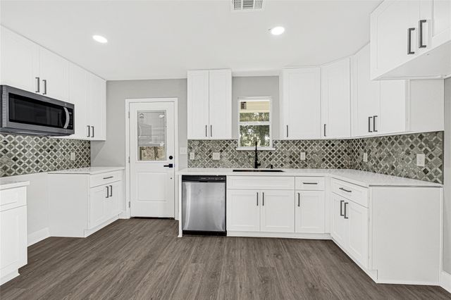 6024 Jackson Ln, Texas City, TX 77591