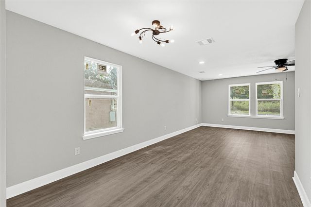 6024 Jackson Ln, Texas City, TX 77591