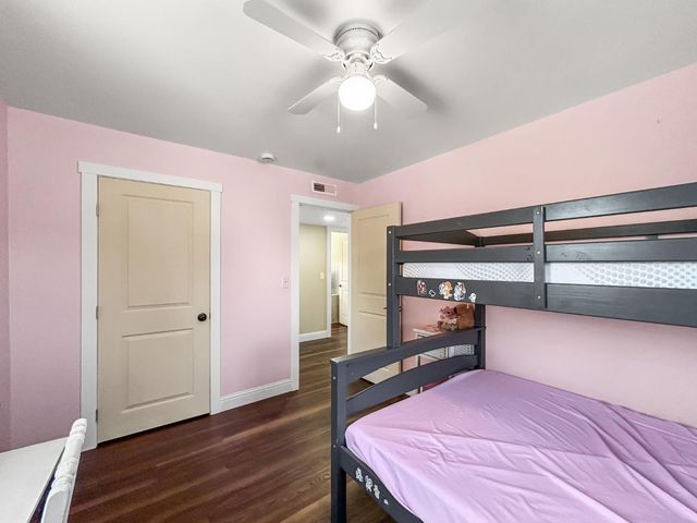 560 W Stuart Avenue, Clovis, CA 93612