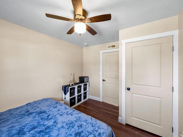 560 W Stuart Avenue, Clovis, CA 93612