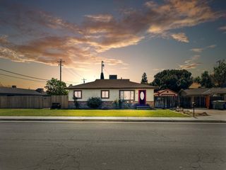 560 W Stuart Avenue, Clovis, CA 93612