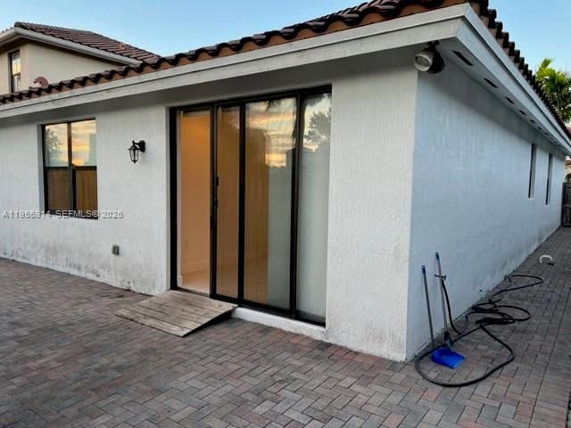 9952 NW 10th St 9952, Miami, FL 33172