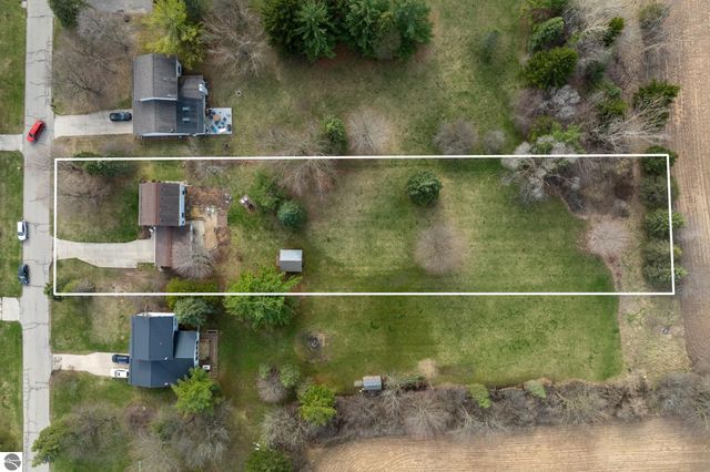 1735 Scully Road, Mt Pleasant, MI 48858
