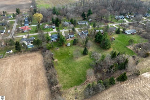 1735 Scully Road, Mt Pleasant, MI 48858