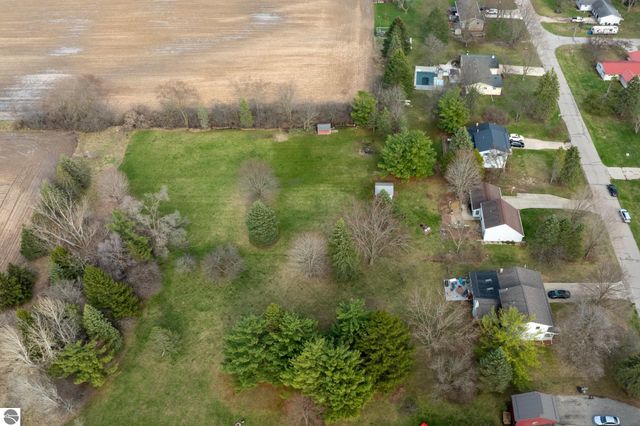 1735 Scully Road, Mt Pleasant, MI 48858