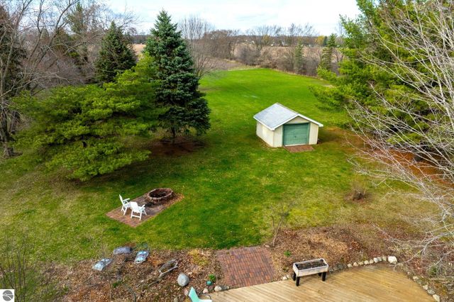 1735 Scully Road, Mt Pleasant, MI 48858