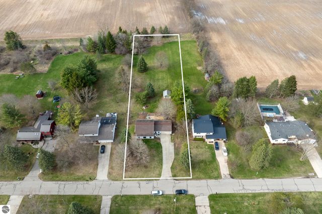 1735 Scully Road, Mt Pleasant, MI 48858