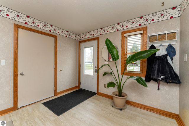 1735 Scully Road, Mt Pleasant, MI 48858