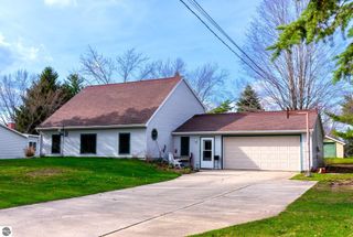 1735 Scully Road, Mt Pleasant, MI 48858