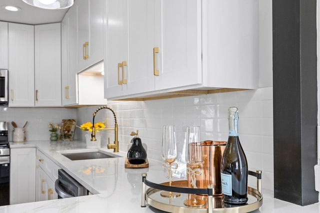 1N335 Purnell Street, Carol Stream, IL 60188