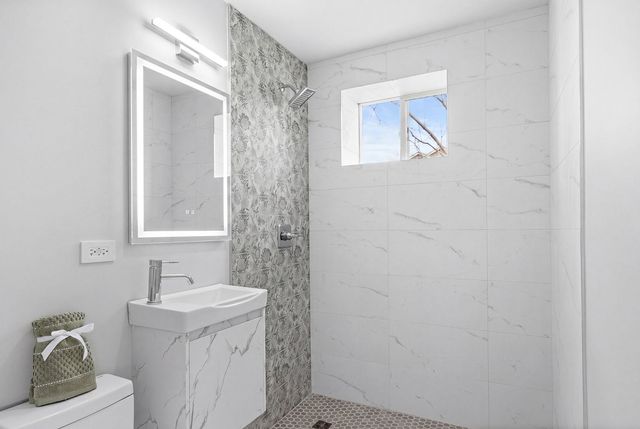 1N335 Purnell Street, Carol Stream, IL 60188