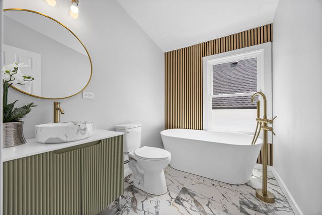 1N335 Purnell Street, Carol Stream, IL 60188