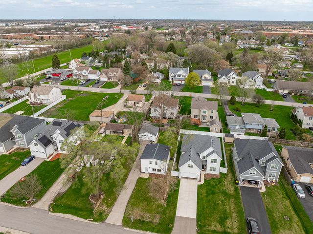 1N335 Purnell Street, Carol Stream, IL 60188