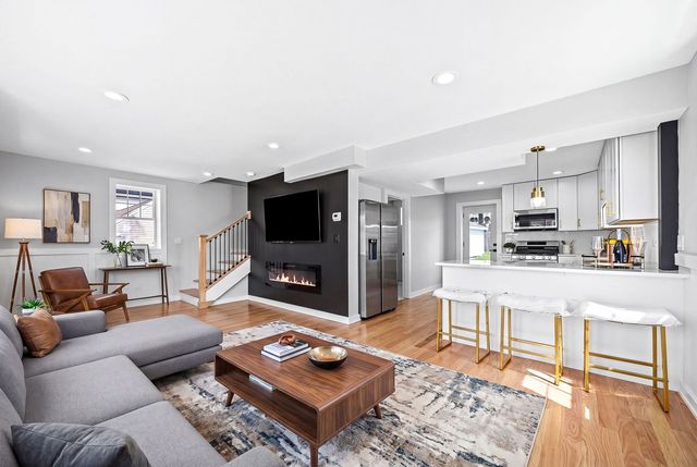 1N335 Purnell Street, Carol Stream, IL 60188