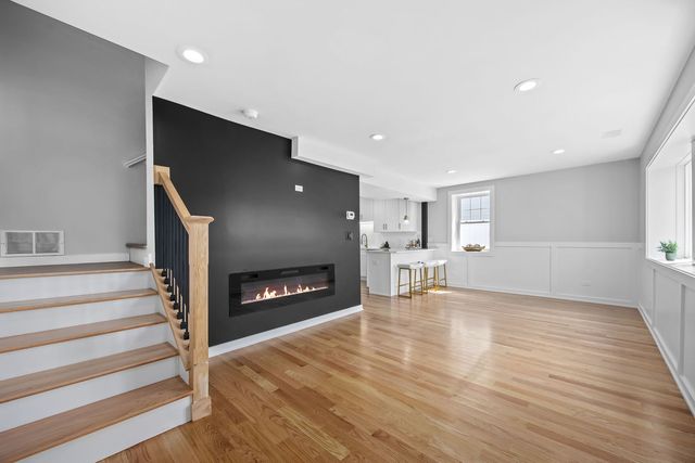 1N335 Purnell Street, Carol Stream, IL 60188