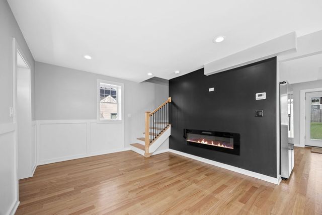 1N335 Purnell Street, Carol Stream, IL 60188