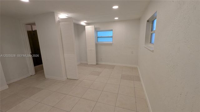 708 NE 4th St 1, Hallandale Beach, FL 33009