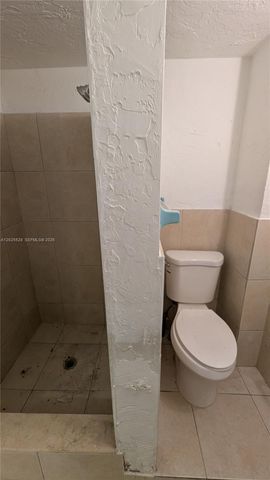 708 NE 4th St 1, Hallandale Beach, FL 33009
