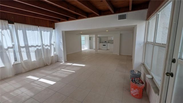 708 NE 4th St 1, Hallandale Beach, FL 33009