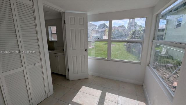 708 NE 4th St 1, Hallandale Beach, FL 33009