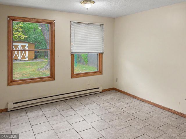 6213 Chowen Avenue N, Brooklyn Center, MN 55429