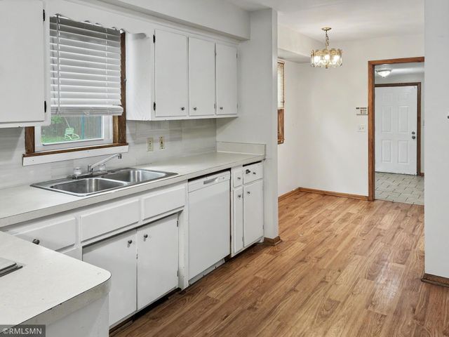 6213 Chowen Avenue N, Brooklyn Center, MN 55429