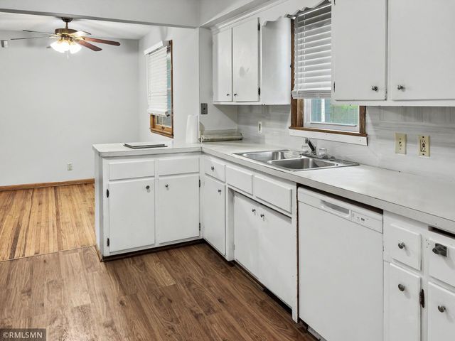 6213 Chowen Avenue N, Brooklyn Center, MN 55429