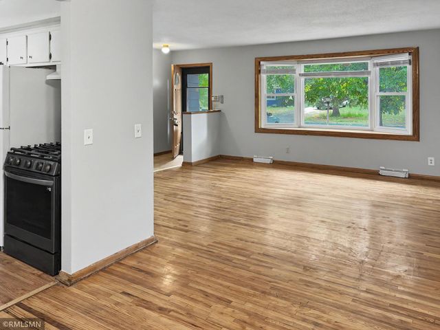 6213 Chowen Avenue N, Brooklyn Center, MN 55429