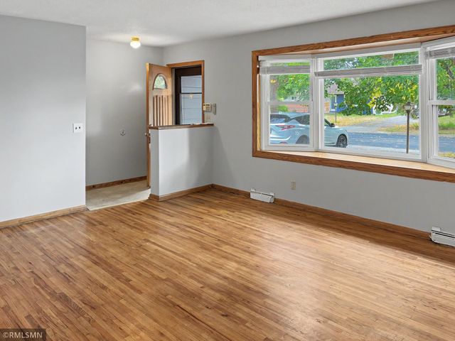 6213 Chowen Avenue N, Brooklyn Center, MN 55429