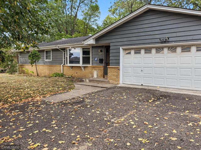6213 Chowen Avenue N, Brooklyn Center, MN 55429