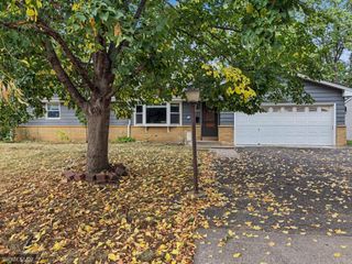 6213 Chowen Avenue N, Brooklyn Center, MN 55429