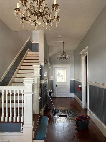 504 W Webb Avenue, Burlington, NC 27217