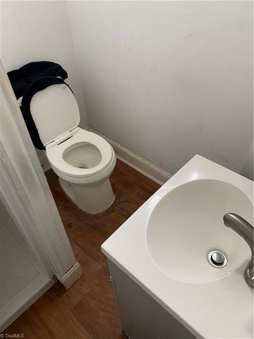 504 W Webb Avenue, Burlington, NC 27217