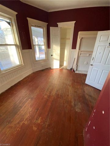 504 W Webb Avenue, Burlington, NC 27217