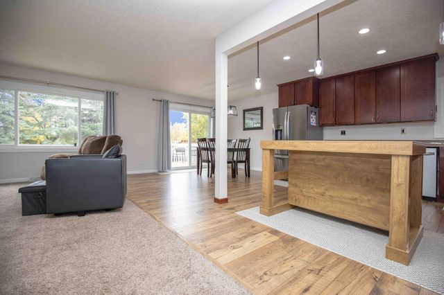 21 Birch Lane S, Fargo, ND 58103