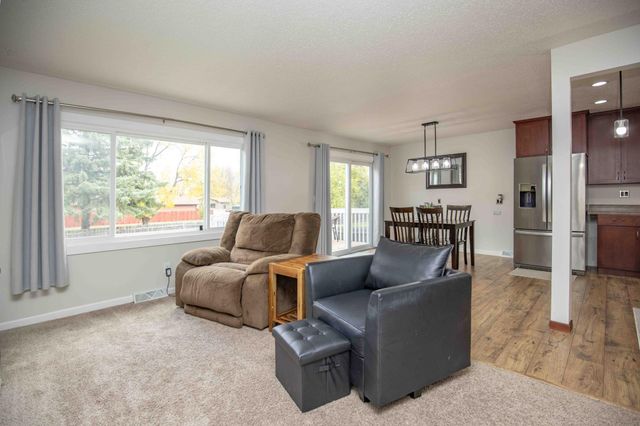 21 Birch Lane S, Fargo, ND 58103