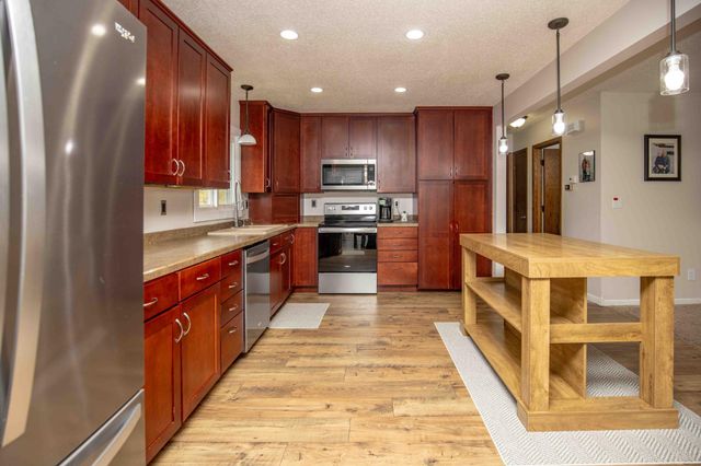 21 Birch Lane S, Fargo, ND 58103