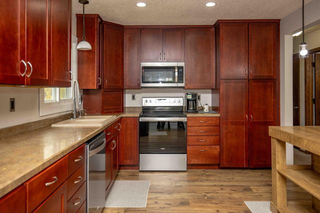 21 Birch Lane S, Fargo, ND 58103