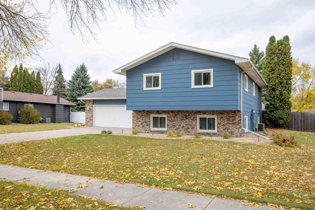 21 Birch Lane S, Fargo, ND 58103