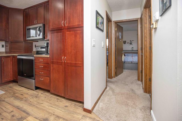 21 Birch Lane S, Fargo, ND 58103