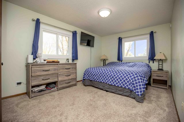 21 Birch Lane S, Fargo, ND 58103