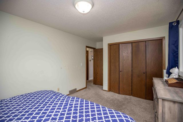 21 Birch Lane S, Fargo, ND 58103