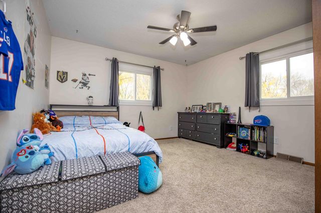 21 Birch Lane S, Fargo, ND 58103