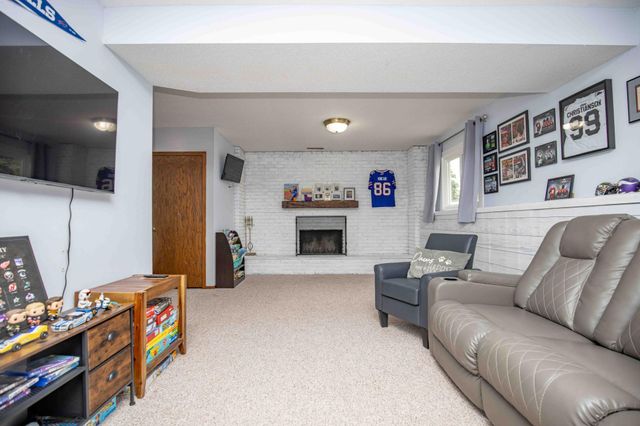 21 Birch Lane S, Fargo, ND 58103