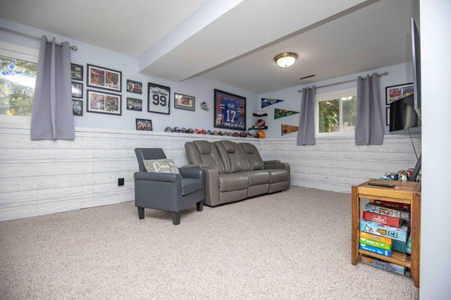 21 Birch Lane S, Fargo, ND 58103